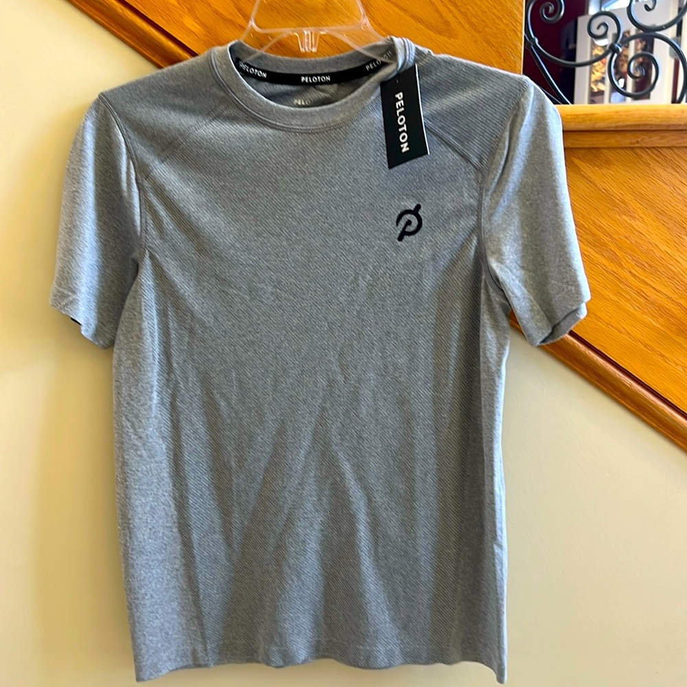 Peloton Seamless Short Sleeve 122 Size Small Gray New With Tag